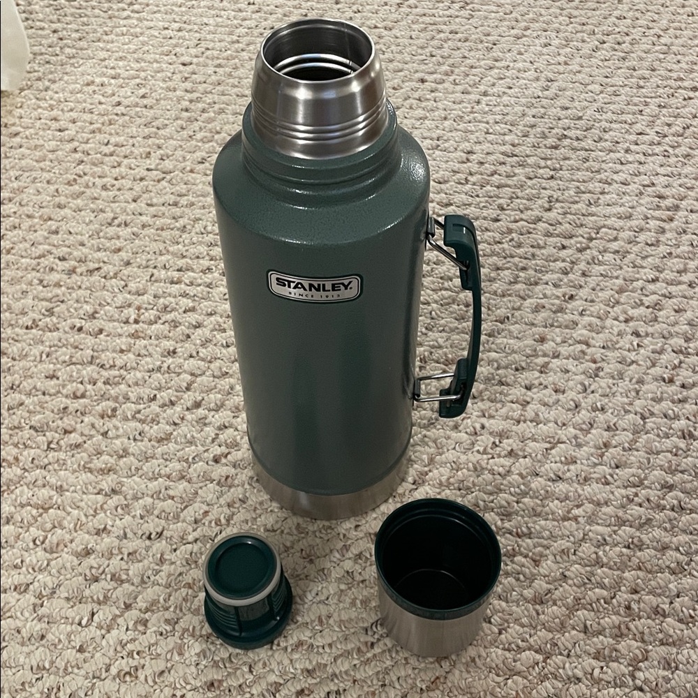 Stanley Half Gallon Thermos Green 64 ounces - Picture 10 of 12